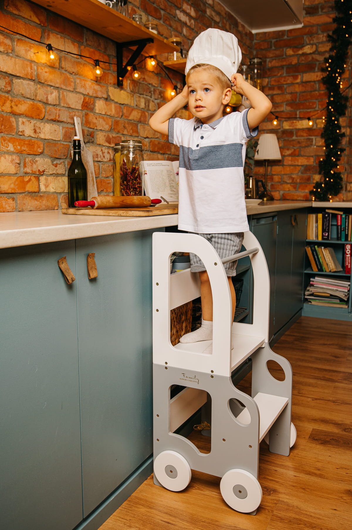 Car Kitchen Helper / Learning Table | Hertwill