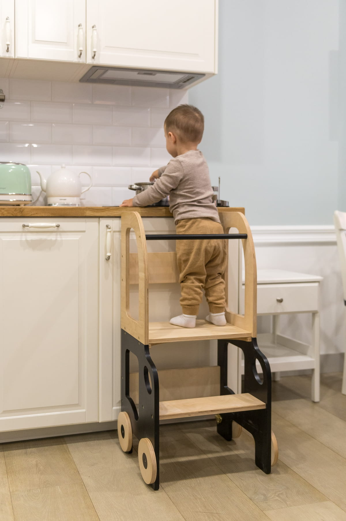 Car Kitchen Helper / Learning Table | Hertwill