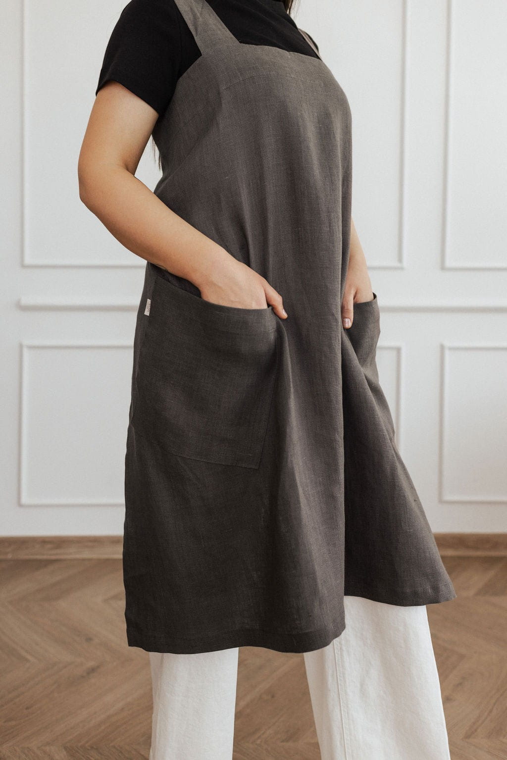 Linen Crossed Back Apron | Hertwill