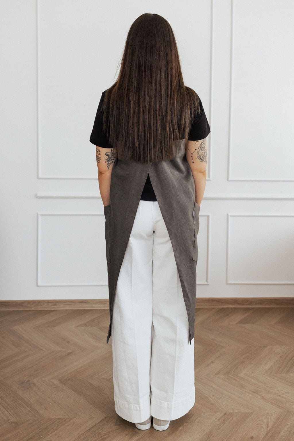 Linen Crossed Back Apron | Hertwill