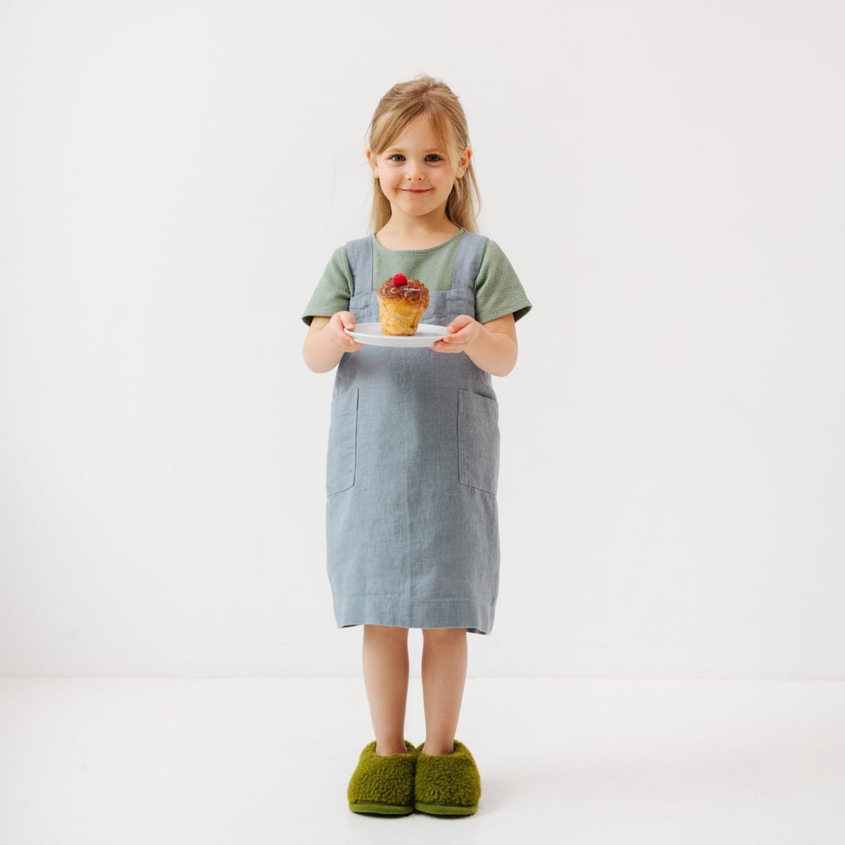 新品 Apolind Pinafore-Eau de nil 7-9y 체크앤도트 | [APOLINA KIDS] Gerdy Pinafore - Eau De Nil