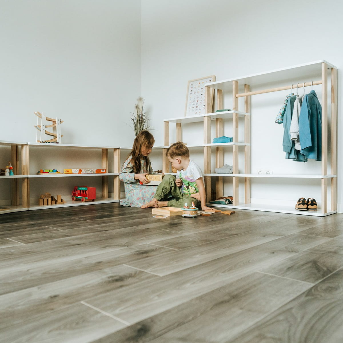 Modular Montessori Shelf Straight - 4 Shelves | Hertwill