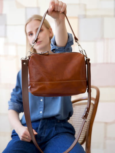 ROBIN Leather Handbag with Two Handles - Ginger Brown