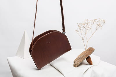 Leather Handbag Half Moon - Cognac