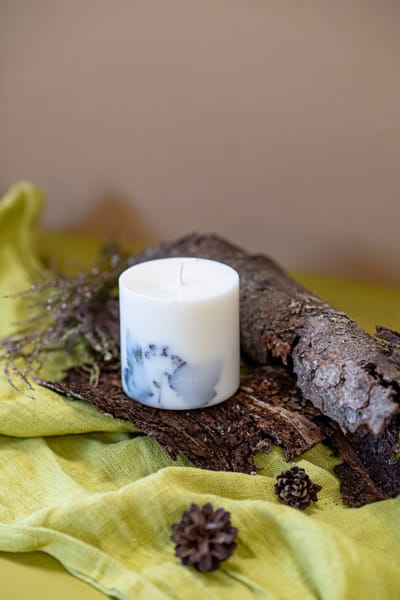 Hand-made Soy Wax Candle with Forest Scent - White